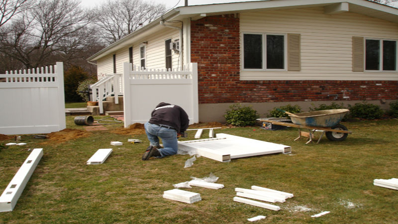 Hiring A Fence Contractor In Nassau County To Help With Your Children