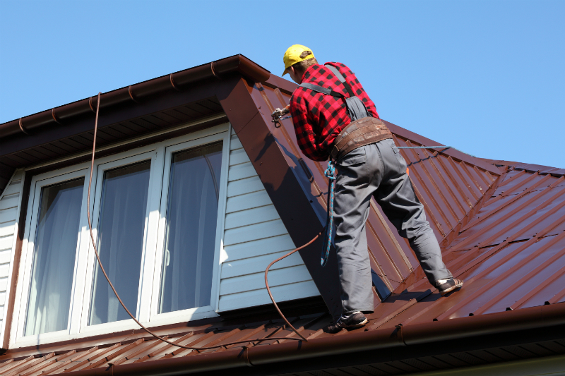 Important Qualities to Look for When Vetting Roofers to Work on Your Home