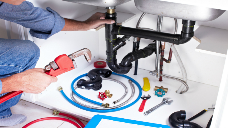 Why You Should Hire a Professional Commercial Plumbing Repair