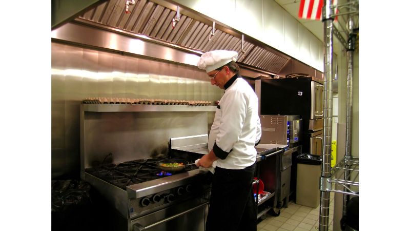 3 Reasons Restaurants in Clearwater Use Commercial Kitchen Hood Cleaning Services